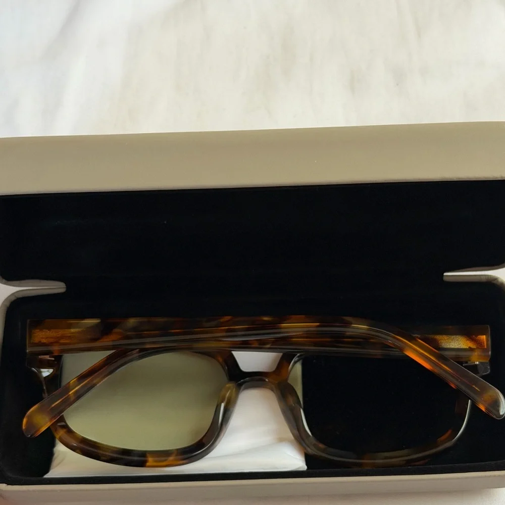 VEHLA stylish sunglasses